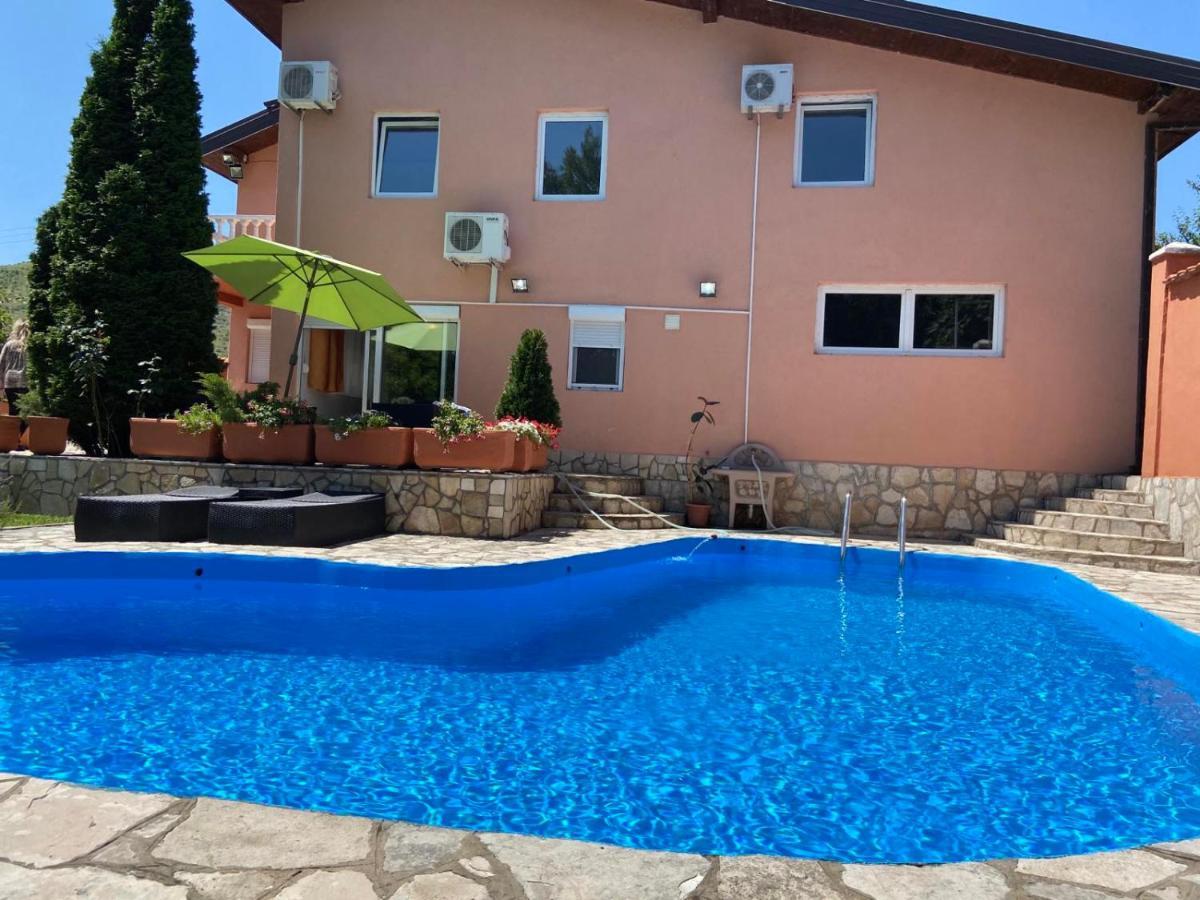 Private Riverside Villa Silvia Mostar Bagian luar foto