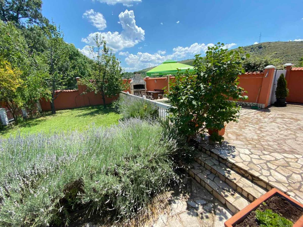 Private Riverside Villa Silvia Mostar Bagian luar foto