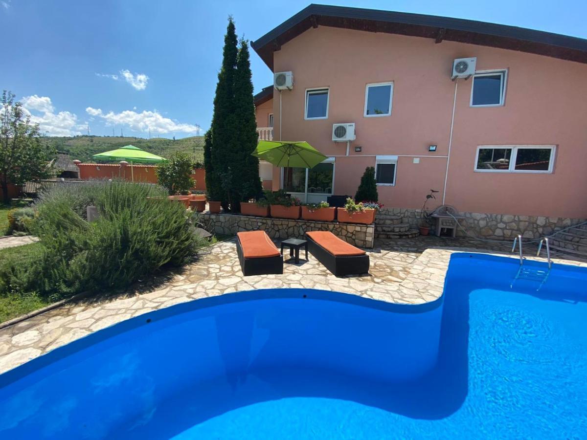 Private Riverside Villa Silvia Mostar Bagian luar foto