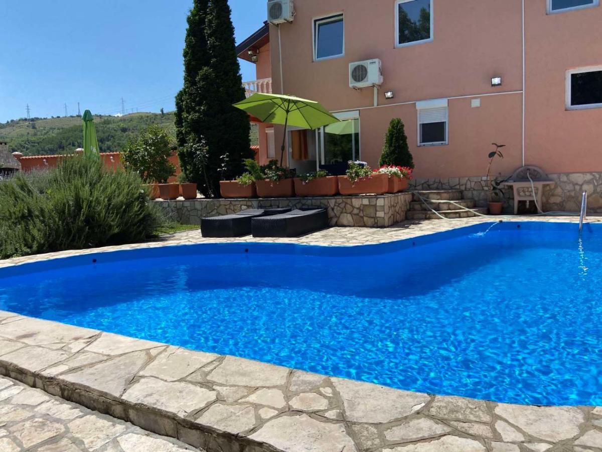 Private Riverside Villa Silvia Mostar Bagian luar foto