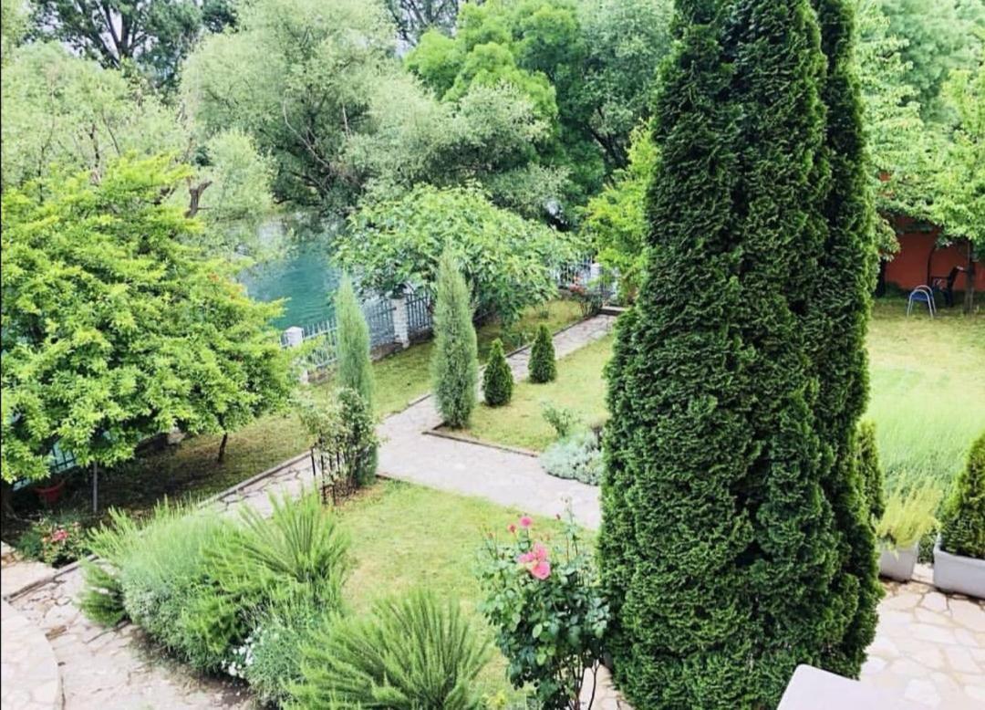 Private Riverside Villa Silvia Mostar Bagian luar foto